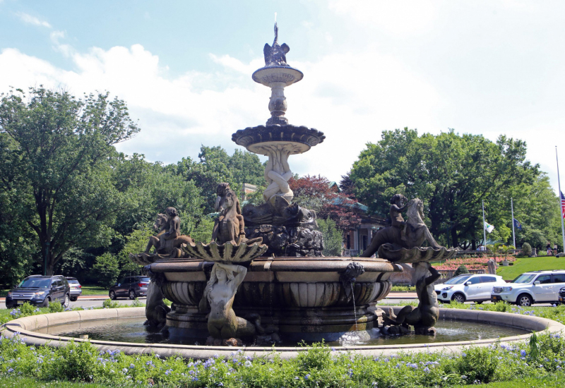 The Rainey Gate Fountain.   Photo © by Brian Benton.