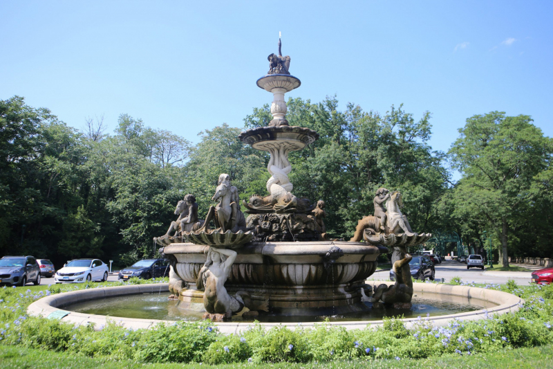 The Rainey Gate Fountain.   Photo © by Brian Benton.