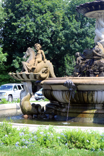 The Rainey Gate Fountain.   Photo © by Brian Benton.