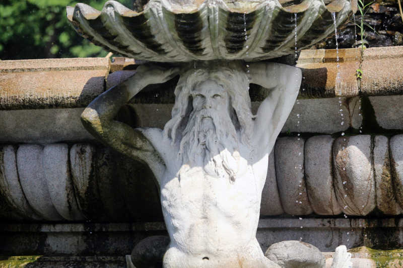 The Rainey Gate Fountain.   Photo © by Brian Benton.