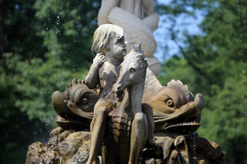 The Rainey Gate Fountain.   Photo © by Brian Benton.