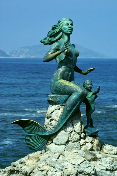 Reina de los Mares statue in Mazatlán, Mexico