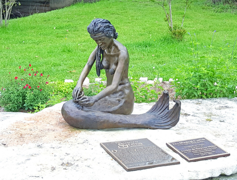 Sirena, native mermaid of Salado.  Photo © by Philip Jepsen