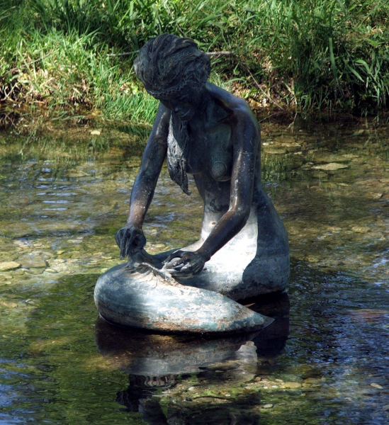 Sirena - Indian mermaid of Salado.   Photo by Katrina.