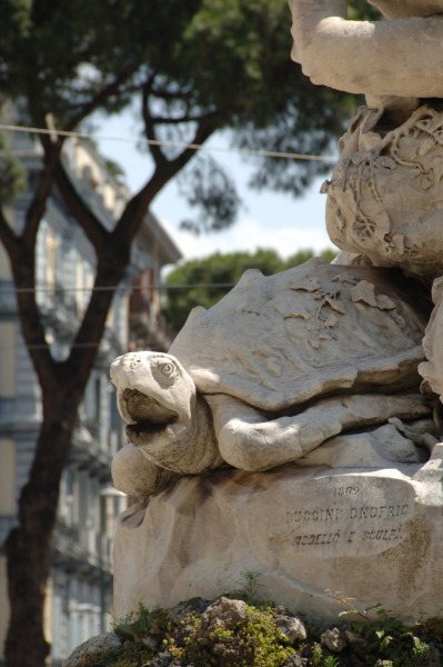 Fontana della Sirena Sannazaro. Photo © by Umberto Mancini.