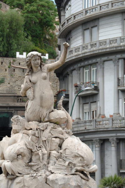 Fontana della Sirena Sannazaro. Photo © by Umberto Mancini.