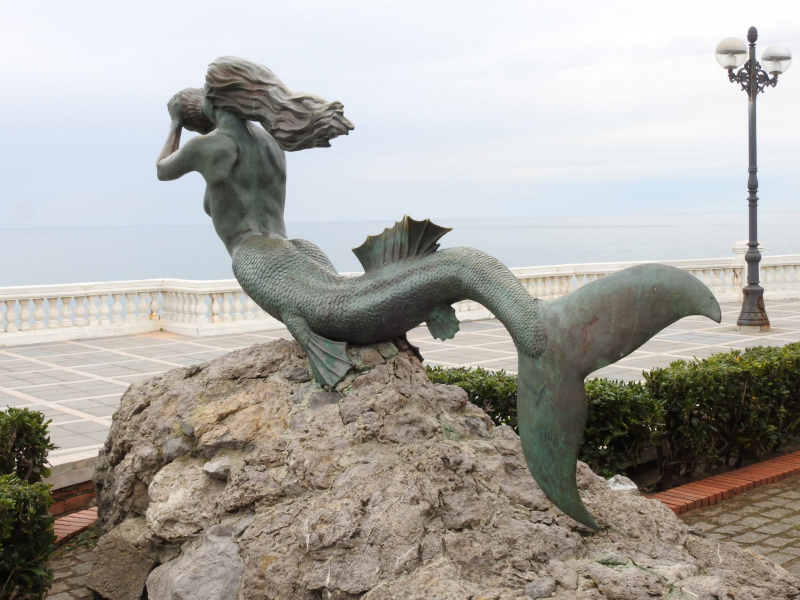 Mermaid statue "Sirena Magdalena" in Santander Spain. Photo © by Philip Jepsen.