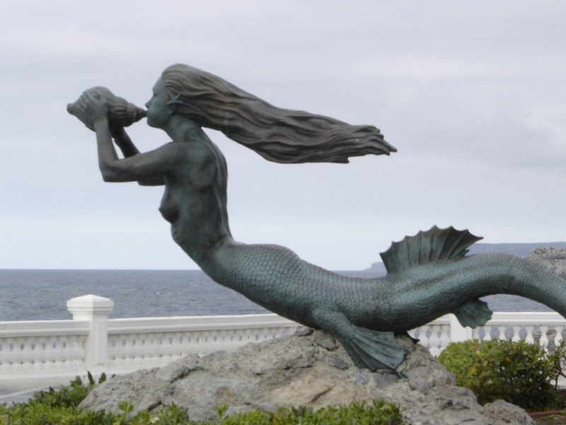 Mermaid statue "Sirena Magdalena" in Santander Spain.  Photo by Obiwan2208.