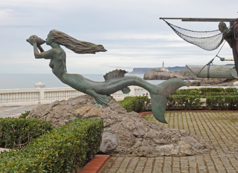 Mermaid statue "Sirena Magdalena" in Santander Spain. Photo © by Philip Jepsen.