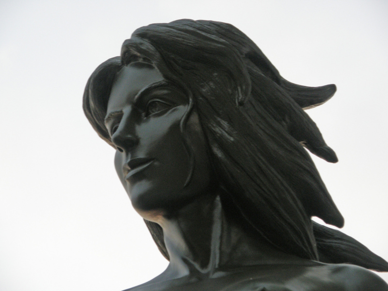 Mermaid & Dolphin at Sinfonia del Mar.  Photo © by Eduardo Vazquez.