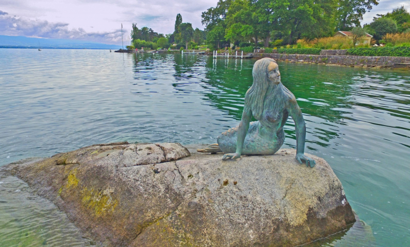 Sirene de Collonge-Bellerive.  Photo © by Philip Jepsen.