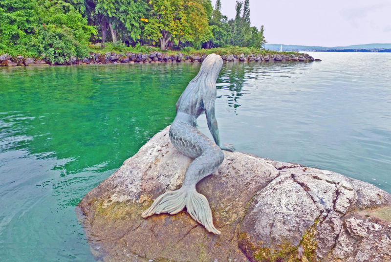 Sirene de Collonge-Bellerive.  Photo © by Philip Jepsen.