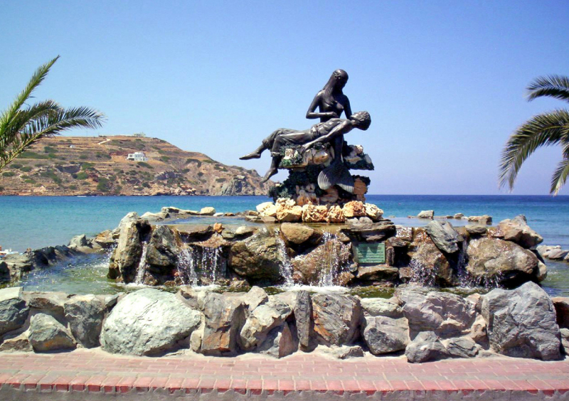 Mermaid and Fisherman statue on Syros. Photo © by Dimitrios Dalagiorgos.
