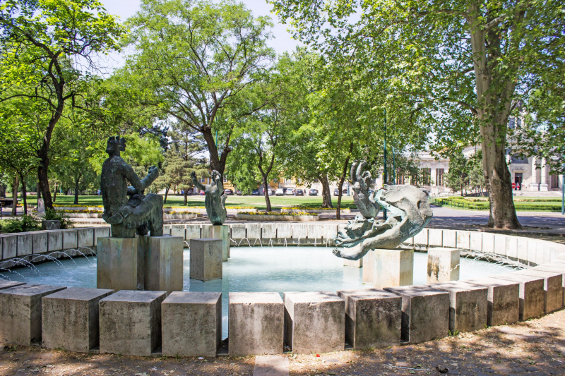 Mermaid fountain in Budapest.  Photo © by János Gömöri