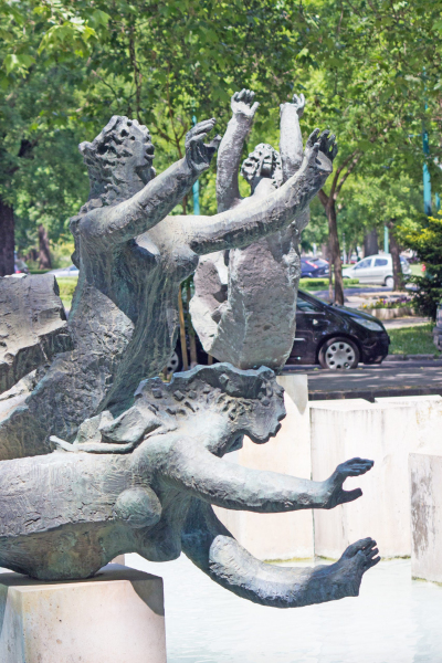 Mermaid fountain in Budapest.  Photo © by János Gömöri