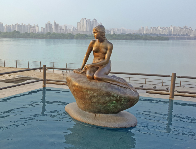 The Little Mermaid in Seoul.  Photo © by Songhee Jo.
