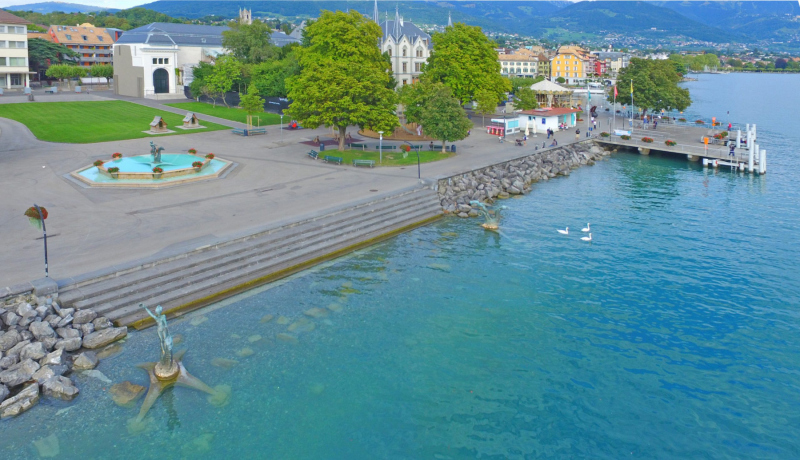 Vevey's three Nymphs on Seahorses.  Photo © by Philip Jepsen.