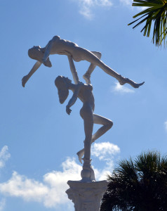 Mermaids Sculpture at Weeki Wachee Entrance