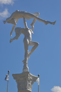 Mermaids Sculpture at Weeki Wachee Entrance