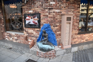 Scandia Yokohama Mermaid Statue