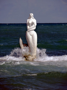 Praia de Sereia Mermaid Sculpture