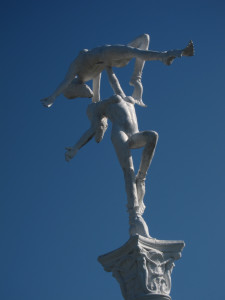 Mermaids Sculpture at Weeki Wachee Entrance