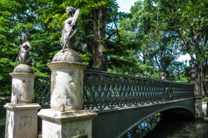 4 mermaid statues on Ponte delle Sirenette