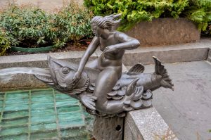 The mermaid sculpture "Will"